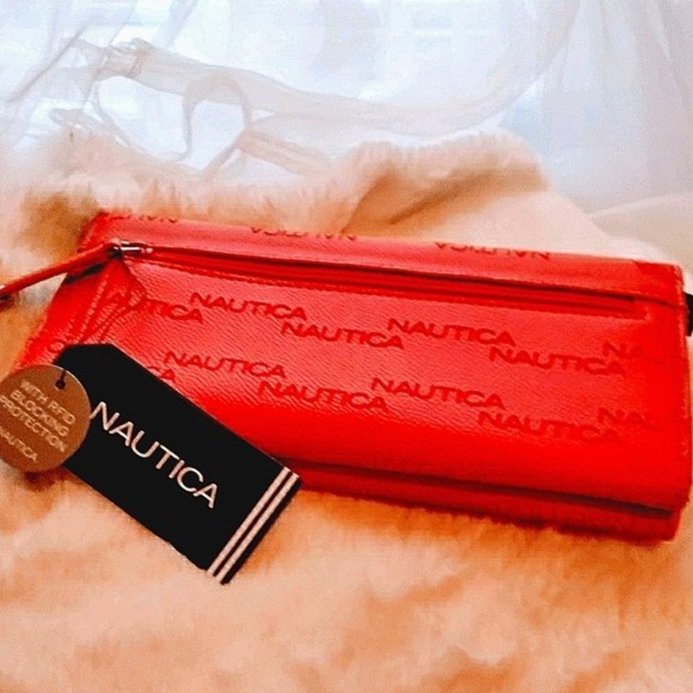 Nautica Wallet in Beautiful Bright Pink